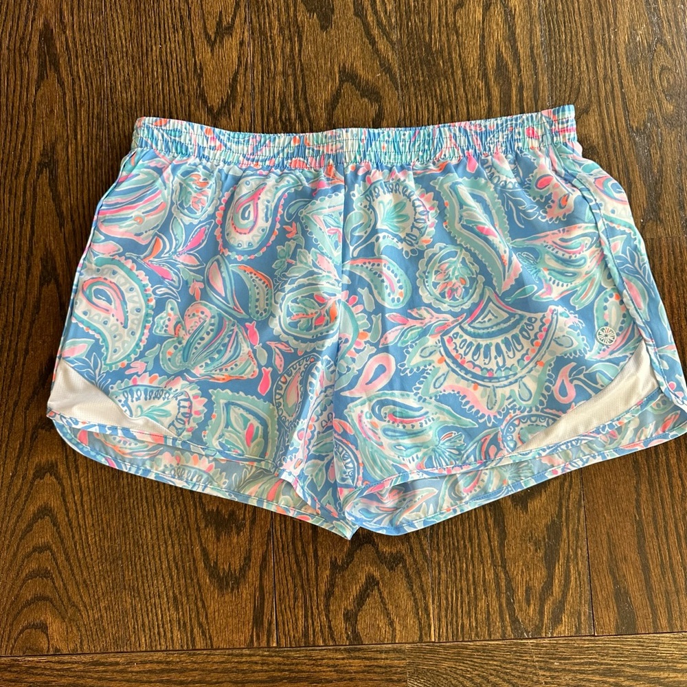 Lilly Pulitzer Ocean Trail Luxletic printed athletic shorts size small.